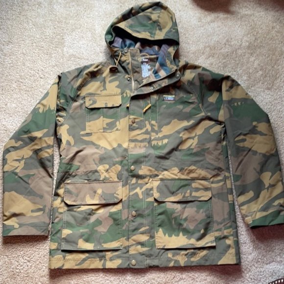 LL Bean Mountain Classic Water-Resistant Jacket - Picture 1 of 2